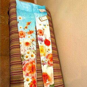 NEW with Tags - Niyama Sol Floral Leggings - Wild and Free